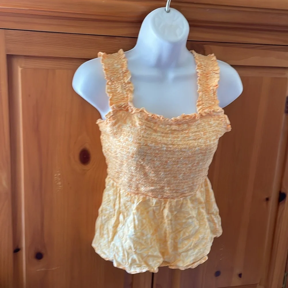 Old Navy Ruffled Crop Tank 🧡🤍 - Picture 10 of 12